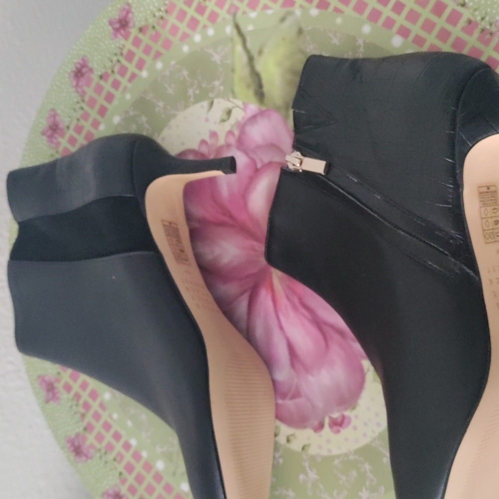 WHBM booties - Picture 5 of 7